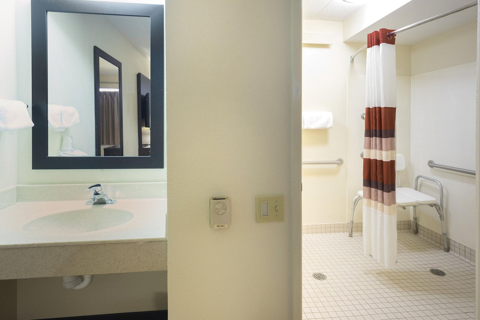 Red Roof Inn Plus+ Wilmington - Newark Christiana Eksteriør billede