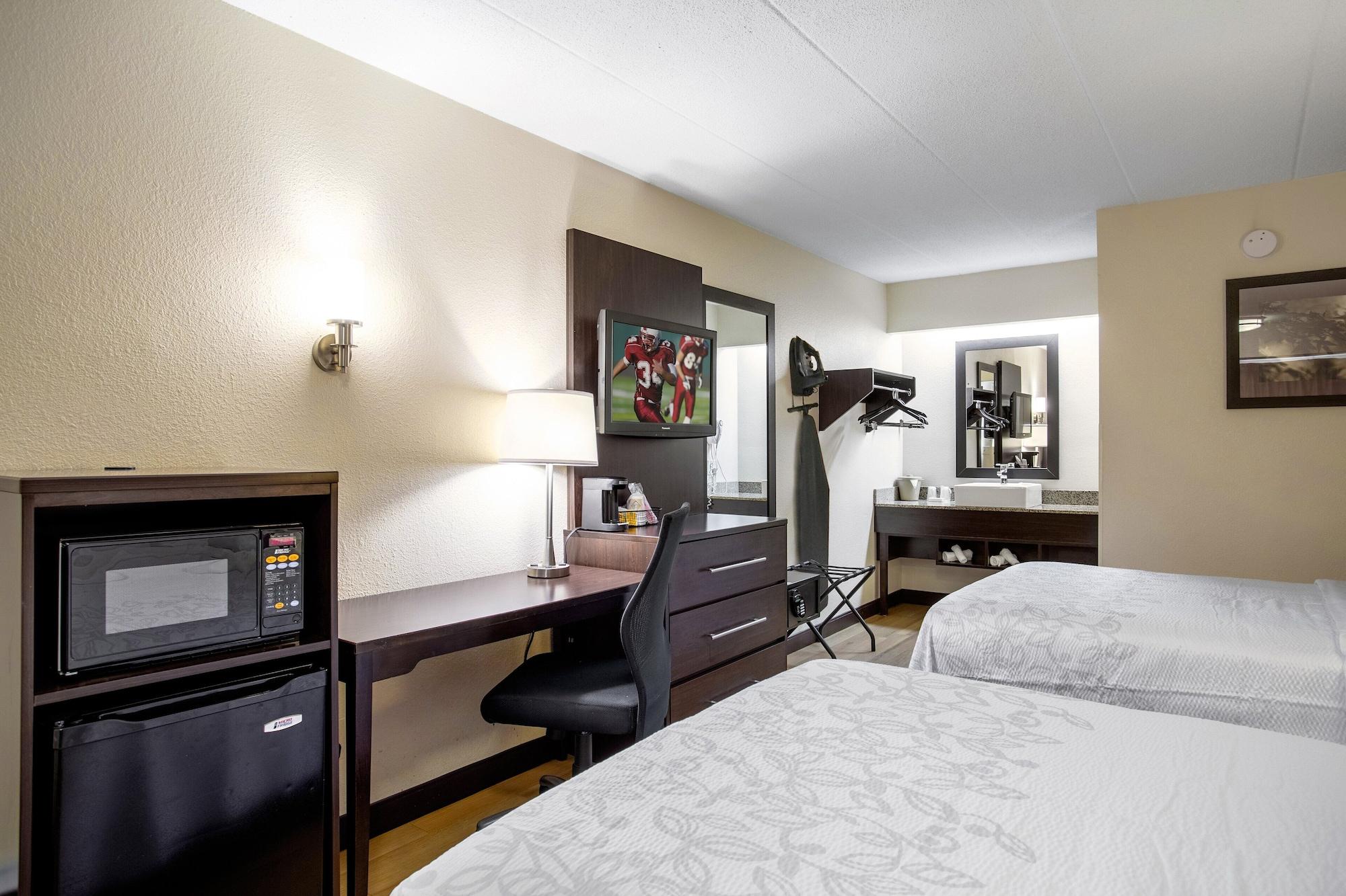 Red Roof Inn Plus+ Wilmington - Newark Christiana Eksteriør billede