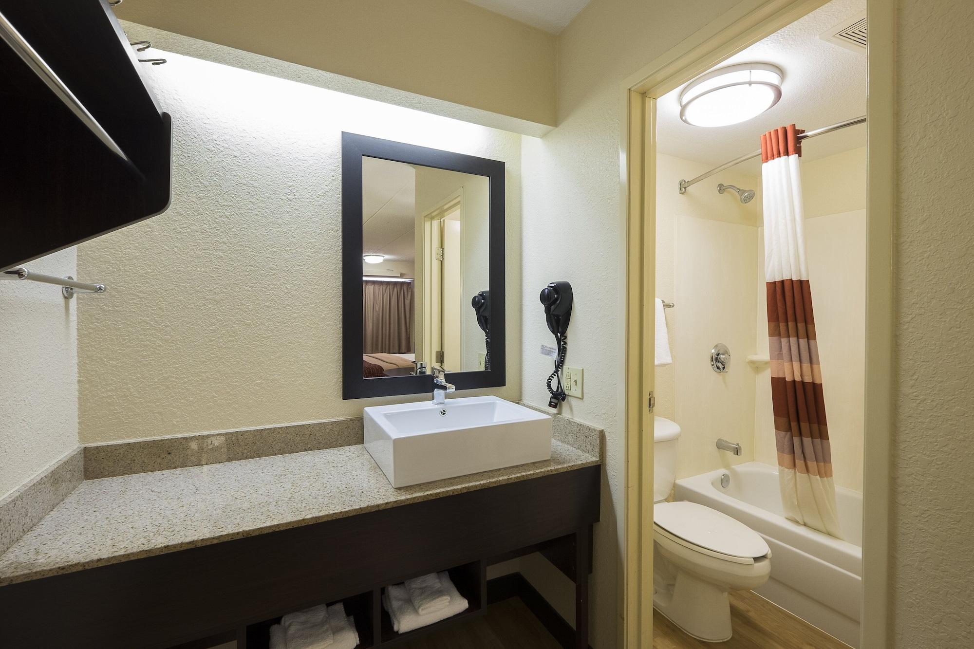 Red Roof Inn Plus+ Wilmington - Newark Christiana Eksteriør billede